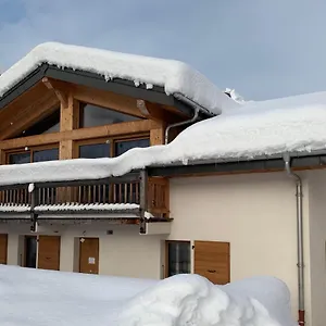Mitoyen Le Rusticana Chalet